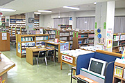 あさげプラザ図書館館内の様子