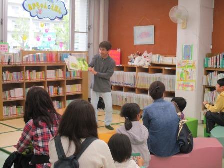 写真2　男の読みきかせミニの様子です